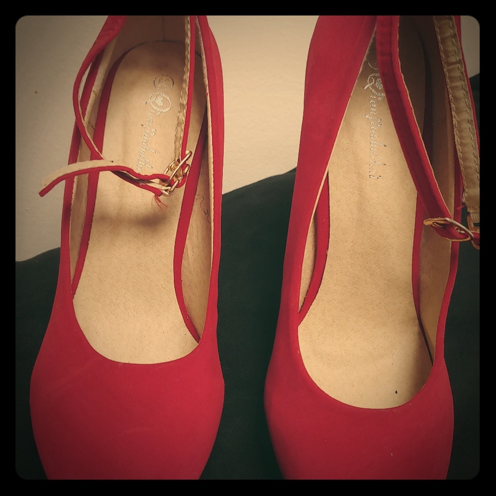 Women Suede Red Pump's